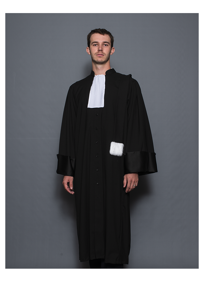 Robe Elève Avocat - La Pragmatique (France) Robe Elève Avocat - La Pragmatique (France)